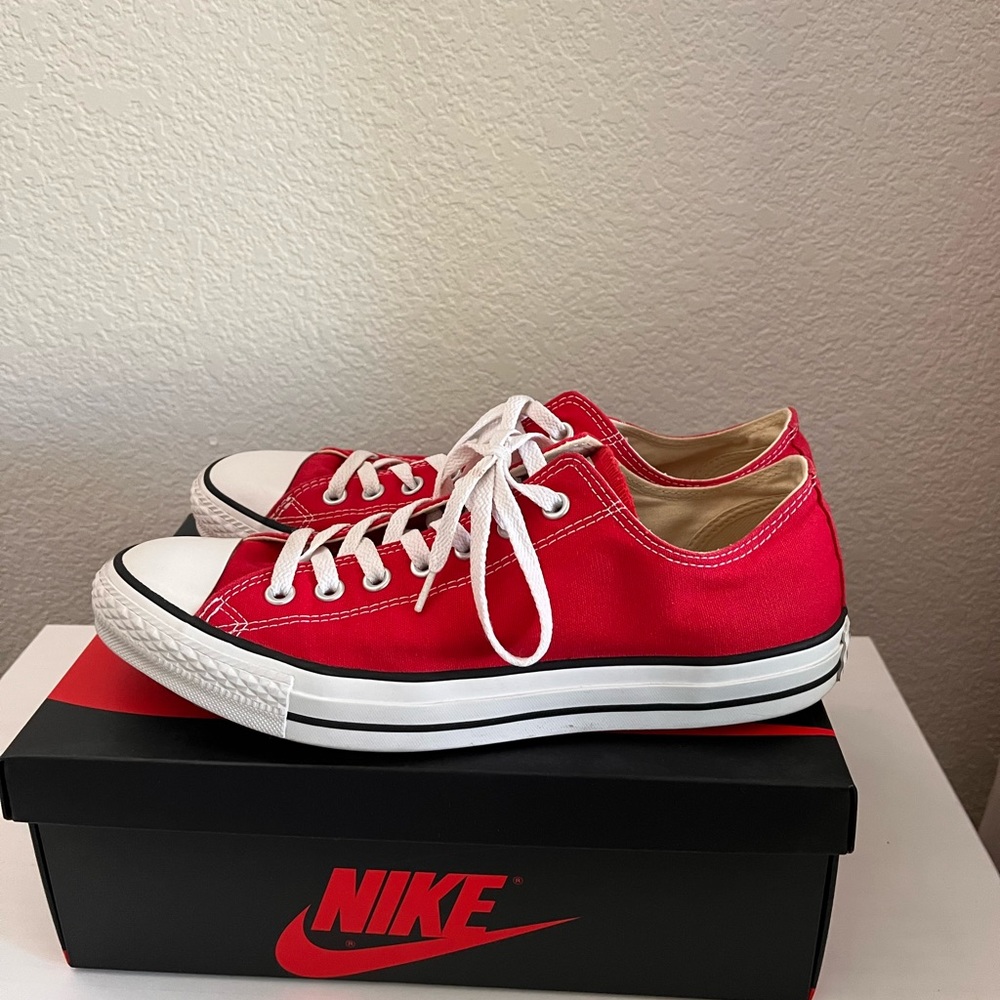 Converse Chuck Taylor All-Star. Sz: 10. Excellent condition. - Picture 2 of 5